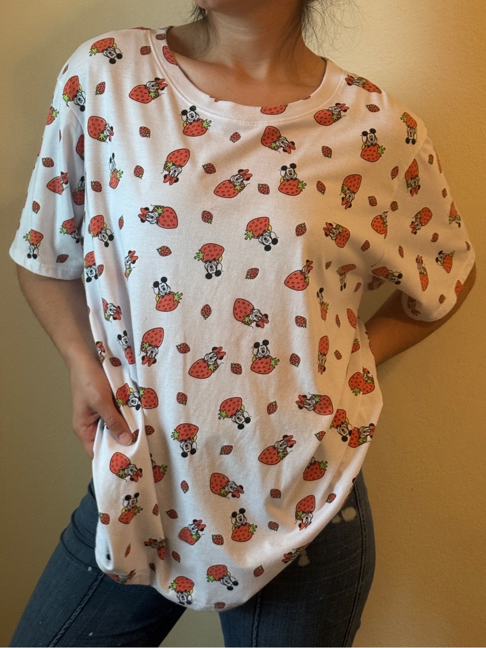 Disney White Strawberry Mickey & Minnie Short Sleeve Tee